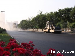 兰州国际马拉松赛道罩面工程